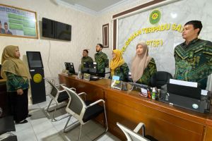 Panitera Muda Hukum Pengadilan Agama Sidikalang Bawakan Morning Briefing Petugas PTSP.